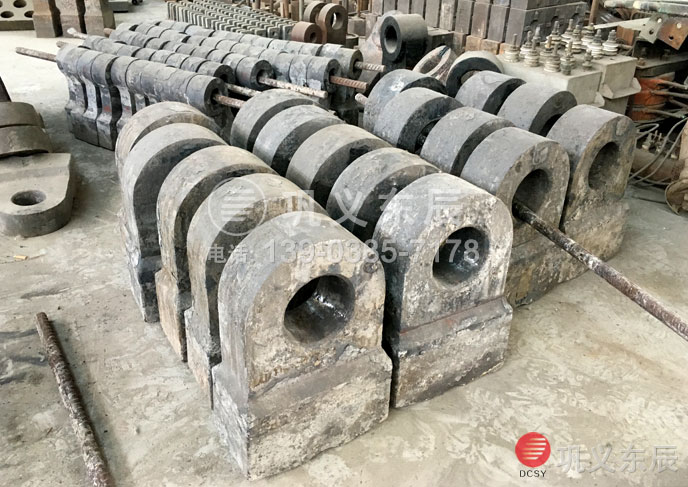 錘式破碎機(jī)什么樣的錘頭材質(zhì)耐磨 /upfile/201812/2018122139108057.jpg